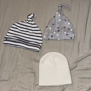 White baby beanie (with 2 complementary hats)